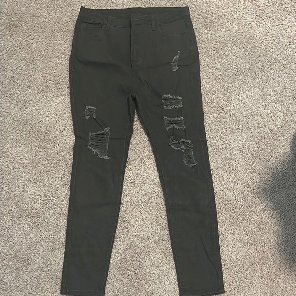 NVW-SHEIN Stretchy Distressed Jeans